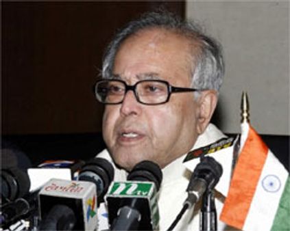 பாக். தப்ப முடியாது-இந்தியா எதற்கும் தயார்: பிரணாப்