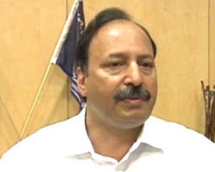 கர்கரேவை சுட்டுக் கொன்றது தீவிரவாதிகள்தான்-மும்பை போலீஸ் விளக்கம்