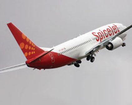 விமான கட்டணங்கள் அதிரடி குறைப்பு-ஏர் இந்தியா 82% வரை குறைப்பு!