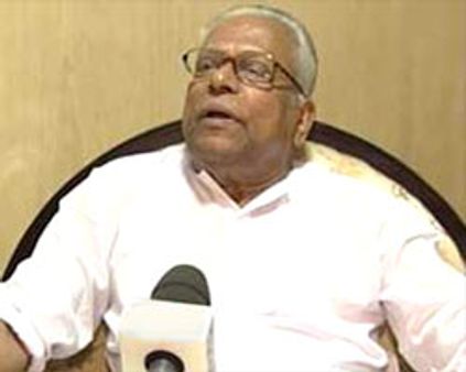 பதவி விலக நெருக்கடி-மன்னிப்பு கேட்ட அச்சுதானந்தன்