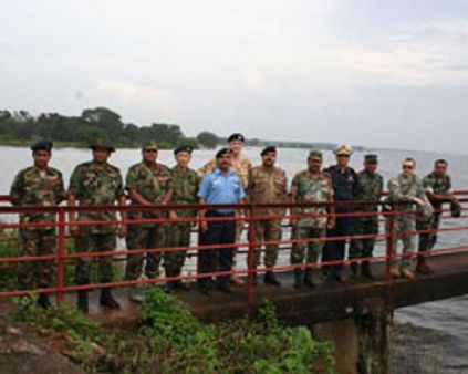 வன்னி போர் முனையில் இந்தியா உள்ளிட்ட 7 நாட்டு ராணுவ ஆலோசகர்கள் ஆய்வு