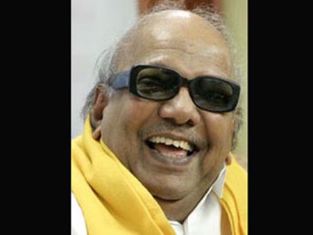 குழந்தைகளுக்கு தமிழ்ப் பெயர் சூட்டுங்கள்-கருணாநிதி