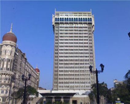 உளவுப் பிரிவும் ஓட்டை சைக்கிளிலும்