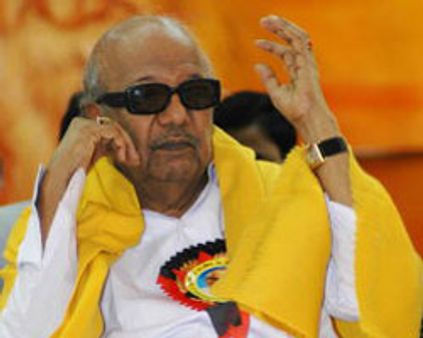 கண் குத்த உரிமை கோரும் விரல்கள்- கருணாநிதி