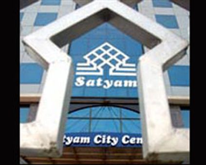 சத்யம் கம்ப்யூட்டர்ஸ் நிறுவன பஸ் மோதி 2 பேர் பலி