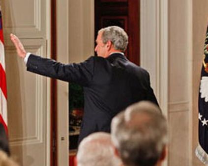 திருப்பி அடிக்க காத்திருக்கிறார்கள் தீவிரவாதிகள் - புஷ் எச்சரிக்கை