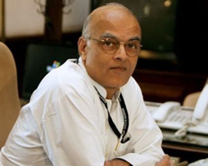 சிவசங்கர மேனன் திரும்பி வந்தார்