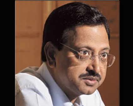 இன்டர்நெட்டில் ராஜு மீது முட்டை வீச்சு!