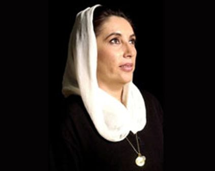 பெனாசிருக்கு ~~தாஜ் மஹலா?~~: தம்பி மகள் எதிர்ப்பு