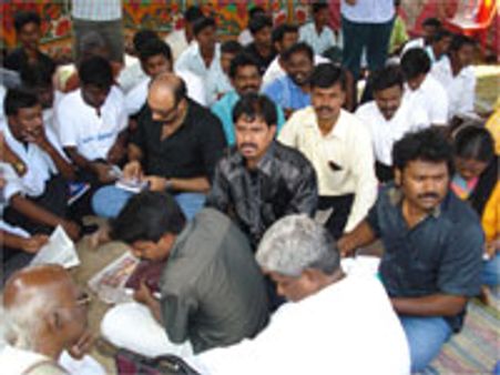 இலங்கை: சட்ட மாணவர்கள் 3வது நாளாக உண்ணாவிரதம்