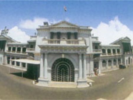 பிரணாபின் கொழும்பு பயணம்: சட்டசபையில் சூடான வாதம்