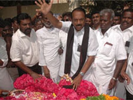 பள்ளப்பட்டி ரவி உடல் தகனம் - தலைவர்கள் அஞ்சலி