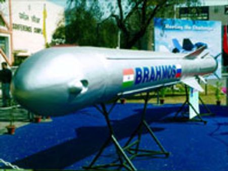 பிரமோஸ் ஏவுகணை-ராணுவம் ~~கறார்~~