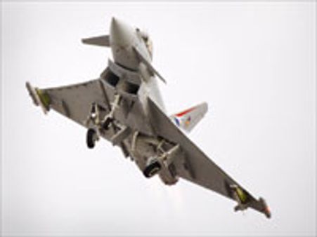 வழியில் தரையிறங்கிய ஈரோபைட்டர்!