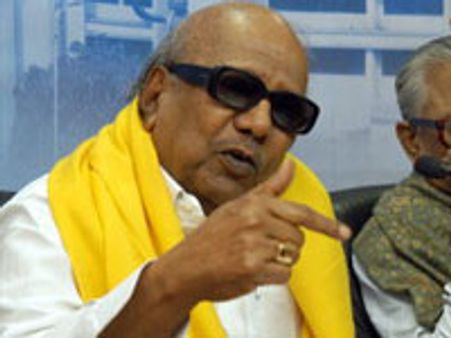 ~~ஊழல் சாம்ராஜ்யம் நடத்திய அதிமுக~~- கருணாநிதி