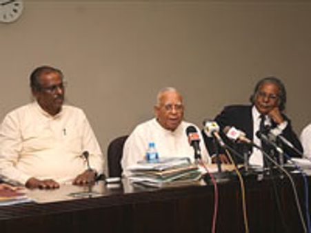 வன்னியில் இதுவரை 2000 தமிழர்கள் படுகொலை: இலங்கை எம்.பி. சம்பந்தன்