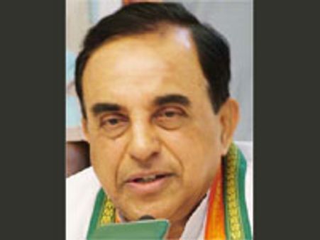 சுவாமியை கைது செய்யக் கோரி வக்கீல்கள் ரகளை- ஹைகோர்ட் காவல் நிலையம் எரிப்பு-நீதிபதி காயம்