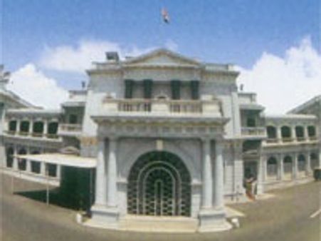 பாமக-எதிர்க் கட்சிகள் கூண்டோடு வெளியேற்றம்