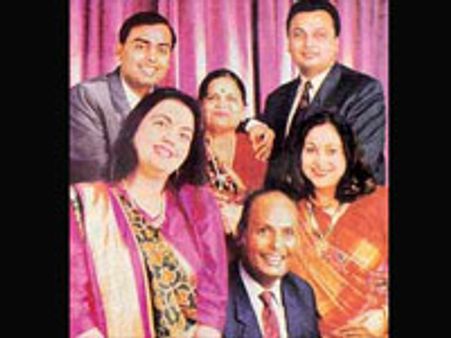 அம்மா பிறந்த நாள்-மீண்டும் இணையும் அம்பானிகள்?