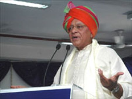 இந்தியா: ஜவுளித்துறையில் 5 லட்சம் வேலை ~~காலி~~!