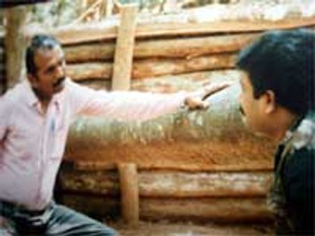 பிரபாகரன்-வைகோ ~~தொடர்பு~~!!: ~~படம்~~ காட்டும் இலங்கை ராணுவம்!!