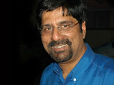 முன்பு ஸ்ரீகாந்த்தை தாக்கிய பாக். ரசிகர்கள்