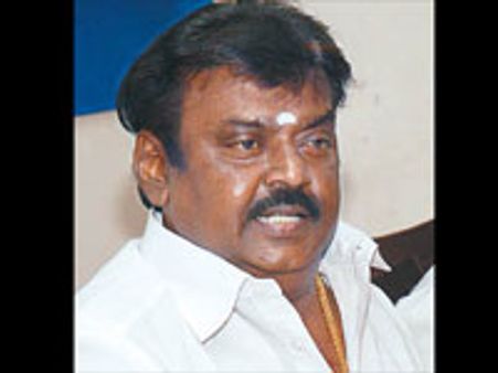 ராமதாஸ்-விஜய்காந்த்..காத்திருக்கும் 'கொக்குகள்' திமுக-அதிமுக