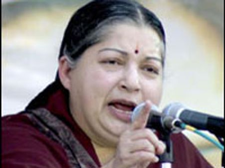 மதுரையில் வாக்காளர்களுக்கு தலா ரூ. 5000 கொடுக்கிறது திமுக - ஜெ.