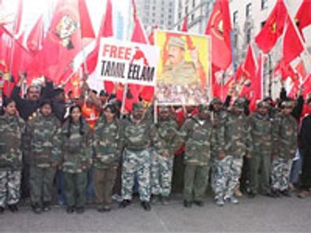 டோரன்டோவில் 1.5 லட்சம் தமிழர்கள் பிரமாண்ட மனித சங்கிலி