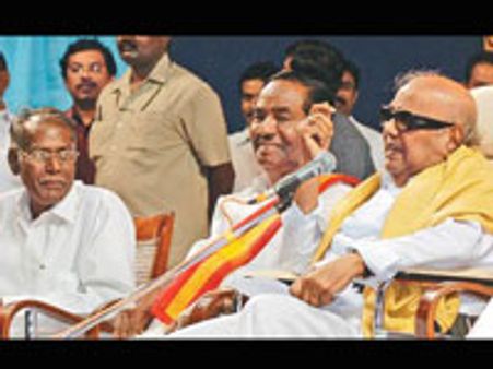 எல்.ஜி., செஞ்சி, கண்ணப்பன் என இணைப்பு விழாக்கள் தொடரும்: கருணாநிதி