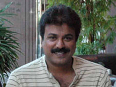 டெல்லியில் பண்ருட்டி-சுதீஷ்: காங்குடன் பேச்சு?