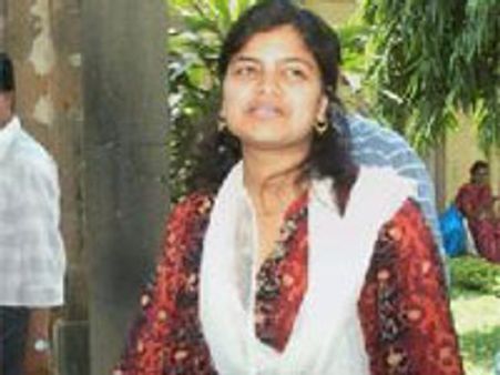 ராஜை சந்தித்த மகாஜன் மகள்-பீதியில் பாஜக