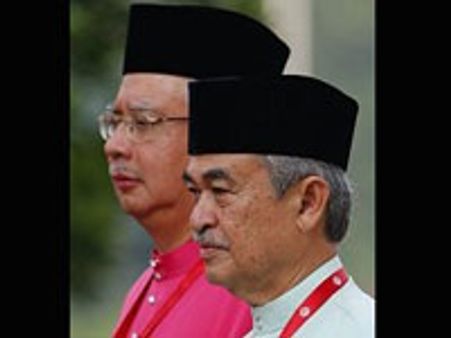 மலேசிய பிரதமராக பதவியேற்றார் நஜீப் துன் ரஸாக்