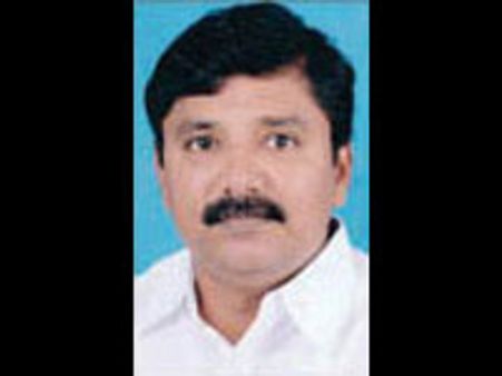 பனியன் நிறுவன அதிபர் பொள்ளாச்சி திமுக வேட்பாளர்