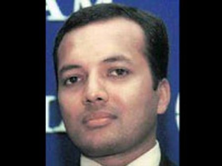 ஹரியானா-காங். எம்பி நவீன் மீது ஷூ வீச்சு