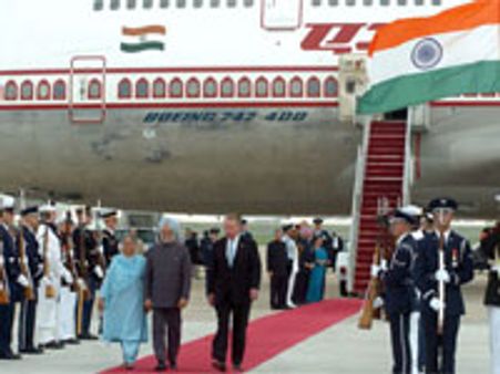 பிரதமரின் வெளிநாட்டுப் பயணங்களுக்கு ரூ. 234 கோடி செலவு!