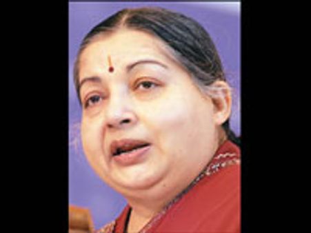 அதிமுக: தலித்-முஸ்லீம் அதிருப்தி; மேலும் சில வேட்பாளர்கள் மாற்றம்?-நீலகிரியிலும் போட்டி!