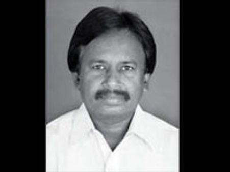 அதிமுக-2வது போய் 3வது வேட்பாளரான வேணுகோபால்!