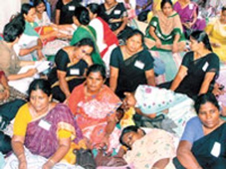 பெண்கள் 5வது நாள் உண்ணாவிரதம்- 3 பேர் உடல் நலம் பாதிப்பு