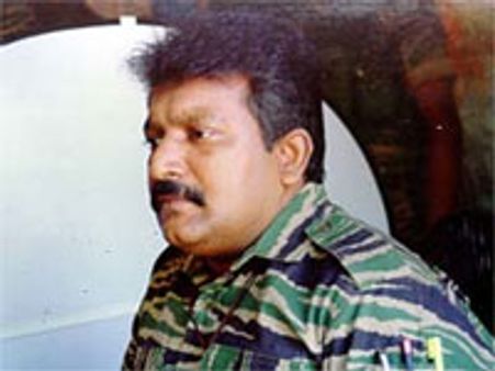 நீ்ர்மூழ்கி மூலம் பிரபாகரன் தப்பலாம்-ராணுவம்