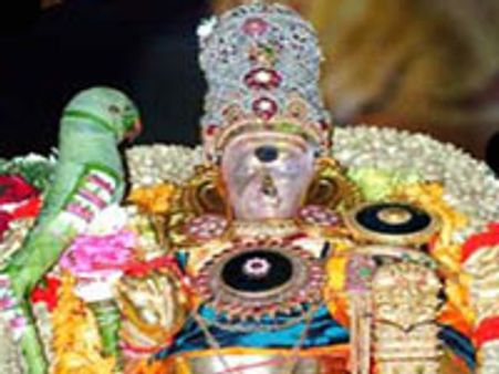 மதுரை மீனாட்சி அம்மன் திருக்கல்யாணம் நடந்தேறியது