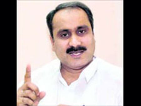 'மாமா.. மாமா.. நீங்க எந்த வாசல் பக்கமா போனீங்க?'