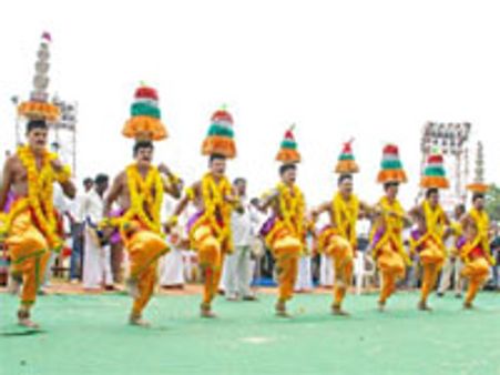 தேர்தலால் கலையிழந்த திருவிழாக்கள்