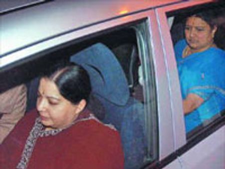 அதிமுகவுடன் கூட்டணிக்கு தயாராகும் காங்கிரஸ்?