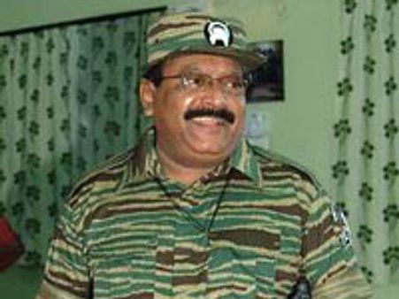 1 கி.மீ. தொலைவில் பிரபாகரனை நெருங்கியது ராணுவம்-நீருக்கடியில் சுரங்கம் கண்டுபிடிப்பு