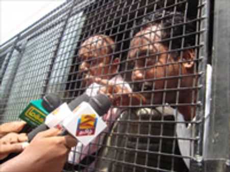 'இளங்கோவன்'- இளந்தமிழர் இயக்கத்தினர் கைது