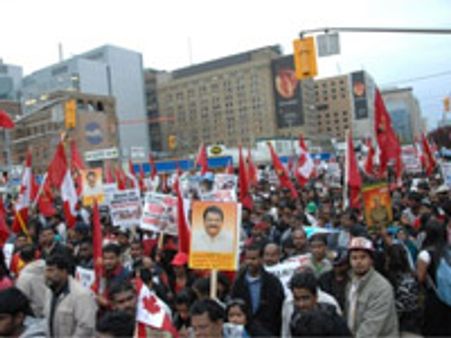 டோரன்டோவை மீண்டும் ஸ்தம்பிக்க வைத்த தமிழர்கள் - 1 லட்சத்திற்கும் மேற்பட்டோர் பங்கேற்பு