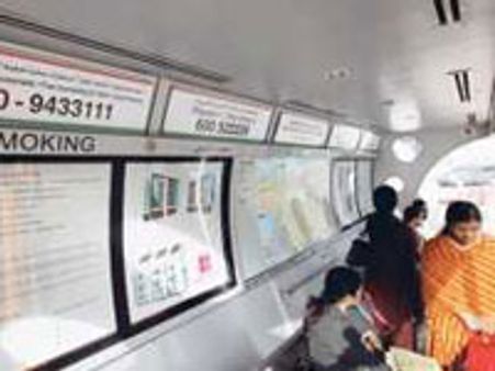 துபாய் பேருந்து நிறுத்த‌ங்களில் இந்திய‌ துணைத் தூத‌ர‌க‌ம் குறித்த‌ த‌க‌வ‌ல்க‌ள்