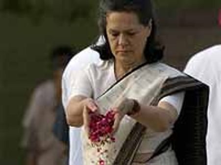 ராஜீவுக்கு நினைவு தினம்-சோனியா ஸ்ரீபெரும்புதூர் வரவில்லை