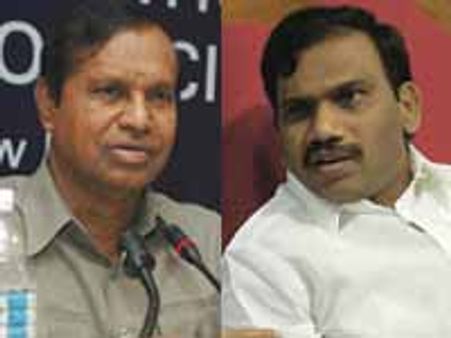 ஸ்பெக்ட்ரம், கேஸ்: பாலு-ராசாவுக்கு காங் எதி்ர்ப்பு ஏன்?